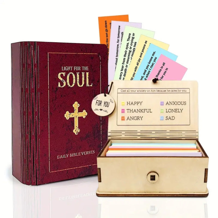Biblia de Madera con versículos bíblicos organizados por emociones, ideal como regalo cristiano con significado.
